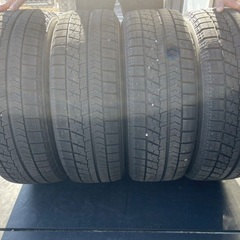 BRIDGESTONE BLIZZAK VRX ブリジストンブリザックVRX 215/60R/16 スタッドレス　ホンダヴェゼルに使用　溝深い