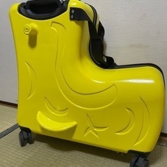 子供が乗れる　キャリーケース　旅行バッグ