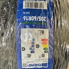 新品スタッドレスタイヤ4本セット　205/60/R16