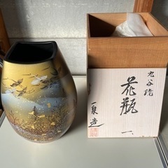 (値下げです)九谷焼　花瓶　一泉　造　used