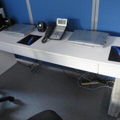 パソコン事務所机【一カ所色あせあり】＋イス【未使用】セット 都内