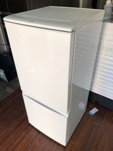1️⃣5️⃣ 福岡市内配送無料 シャープ SHARP SJ-D14B-W [冷蔵庫(137L