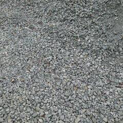 砕石　砂利　4tダンプ１台