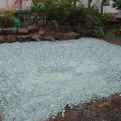 砕石　砂利　4tダンプ１台