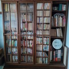 スライド本棚　ガラス扉　高級家具　書架　ブックシェルフ　ショーケース　展示棚　