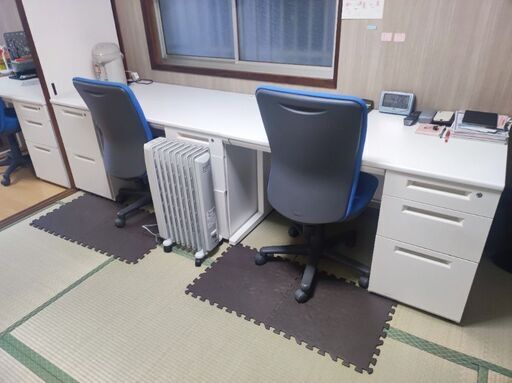 中古 美品 3点セット オフィスデスク 事務机 両袖机140cm 片袖机120cm 鍵付きキャビネット有 ホワイト
