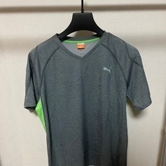 PUMA プーマ　スポーツ Vネック Tシャツ　中古品（状態良品）