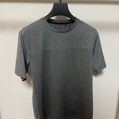 GU ジーユー　スポーツ クルーネック Tシャツ　中古品（状態良品）