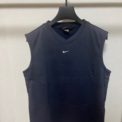 NIKE ナイキ　スポーツ ノースリーブ Vネック Tシャツ　中古品