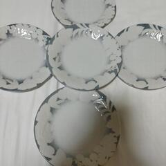 花柄の白いお皿５枚セット