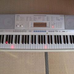 CASIO 電子ピアノ LK-205 (61鍵盤)