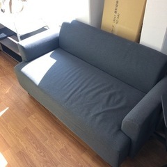 IKEA 2人掛けソファー　ダークグレー　売ります！
