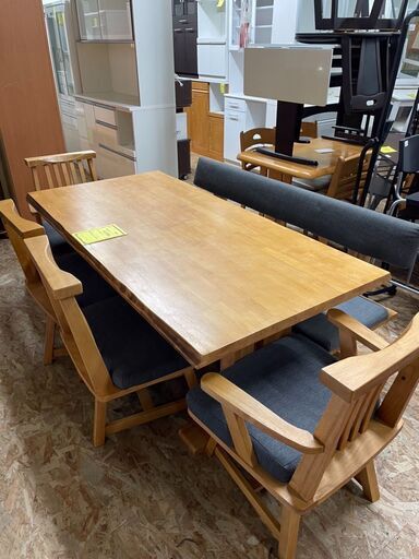松田家具　ダイニングセット　白王　テーブル　木材　木製　ベンチ　高級　オシャレ　貝塚　二色浜　クリーニング済み