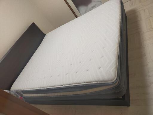 早い方即渡　ベッド＆マットセット　クイーンサイズ　クイーンベッド