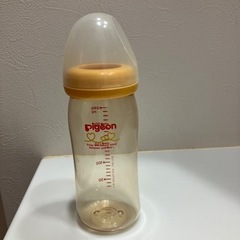 ピジョン　プラスチック哺乳瓶　240ml