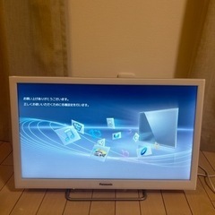 テレビ　24型　Panasonic ホワイト