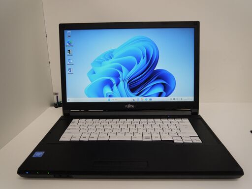 【お渡し済み】富士通 Windows11 15.6型ノートPC 2019年製 SSD + office【メンテナンス済み】（9902579）