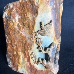 100年前の掘り出しの骨董緑端渓彫刻梅鳥文刻 鑑賞石 天然石 鉱物 インテリア 置物 高さ19cm