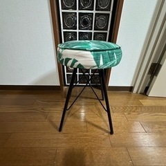 【値下げ】ボタニカル柄　椅子