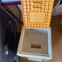 昭和レトロポップ　米びつ　花柄　ホワイト　イエロー