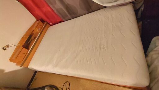 セミダブルベッド　マットレス付き
