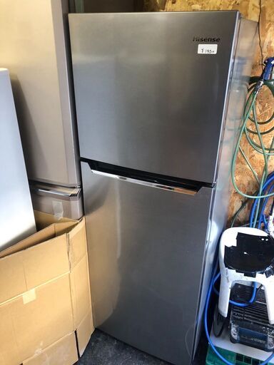 ☆中古￥19,800！Hisense　227㍑2ドア冷蔵庫　家電　2020年製　HR-B2302型　幅55㎝ｘ奥行61㎝ｘ高さ156㎝　【BA212】