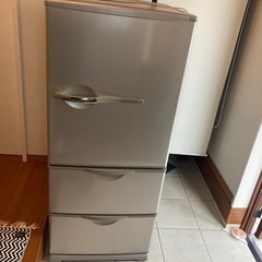 冷蔵庫　2004年製　SANYO