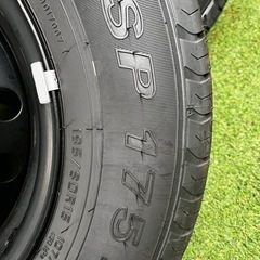 ハイエース純正新品タイヤ、ホイール