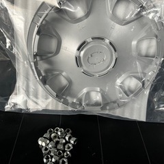 ハイエース純正新品タイヤ、ホイール