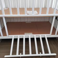 お渡し決定済]ベビーベッド カトージタチベッドパンジーホワイト