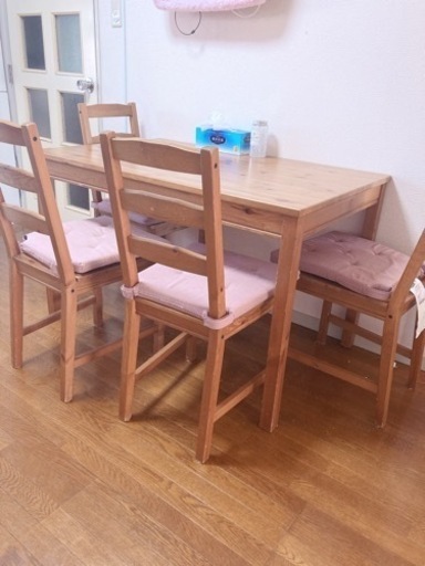 IKEAヨックモック ダイニングテーブル4席 専用座布団