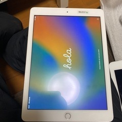 【取引決定】iPad 5世代 ホワイト 