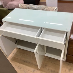 ガラス天板 キッチンカウンターのご紹介です！