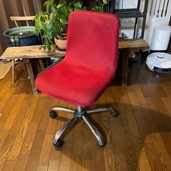 赤い椅子メッシュ