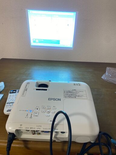 EPSON プロジェクター EB-S04 照射17時間 リモコンあり 投影動作確認済 ホームシアター ビジネス プレゼン EP02エプソン 液晶 37286-1-006