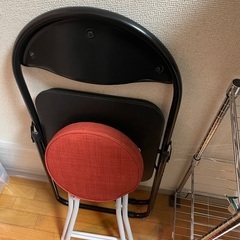 折りたたみ椅子2個