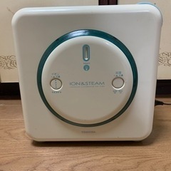 TOSHIBA　加湿器　イオン&スチーム