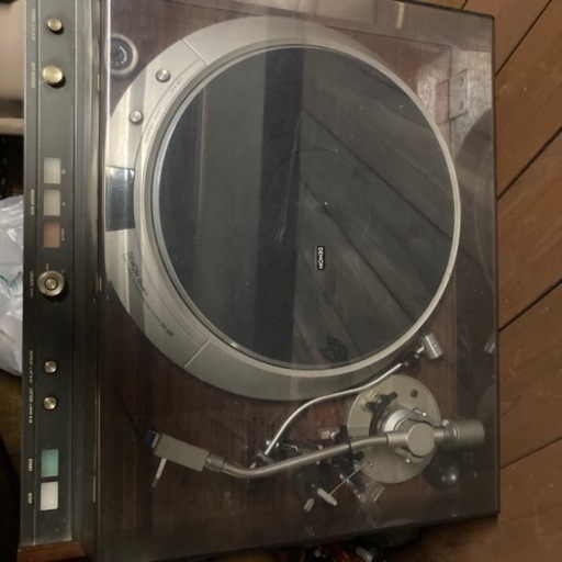レコードプレーヤー、アンプ