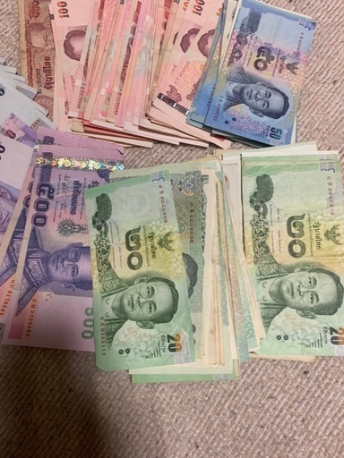 タイ紙幣17050バーツになります、