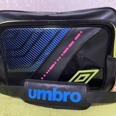 【引き渡し予定者決定】エナメルバッグ　スポーツバッグ　umbro...