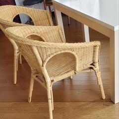 IKEAの藤製椅子