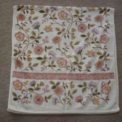 日本製 綿100% きれいな花模様のバスタオル☆彡未使用品