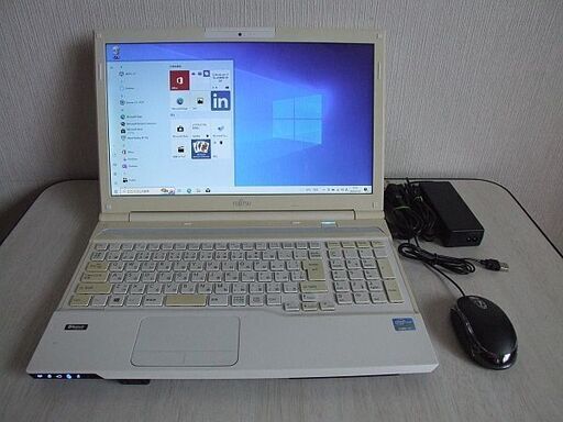高速SSD120GB搭載 第三世代 Corei7-3632QM（4コア/8スレッド）　Fujitsu LIFEBOOK AH47/K　ノートパソコン（難あり） (4139）