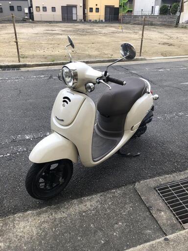 個人　ヘルメット付　美品　原付　HONDA ホンダ ジョルノ 50・バージンベージュ・50cc  　倉庫内管理