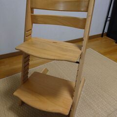 Stokke ストッケ　トリップ　トラップ　ベビー、キッズ椅子中古　