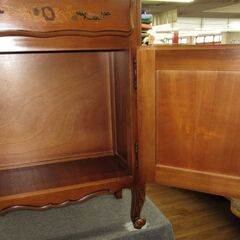 R220 イタリア製 アンティークサイドキャビネット、鍵付き 幅65cm Used