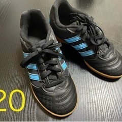 adidas キッズスニーカー20