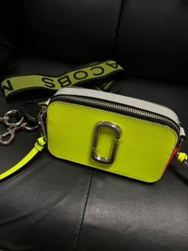 marc jacobs ショルダーバッグ【保証書付】ネオンカラー marc jacobs ショルダーバッグ【保証書付】ネオンカラー