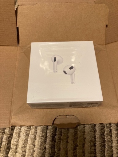 値下げ　MagSafe充電ケース付きAirPods（第3世代）