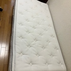 シモンズ　マットレス（ニューフィットピロートップ）シングルサイズ